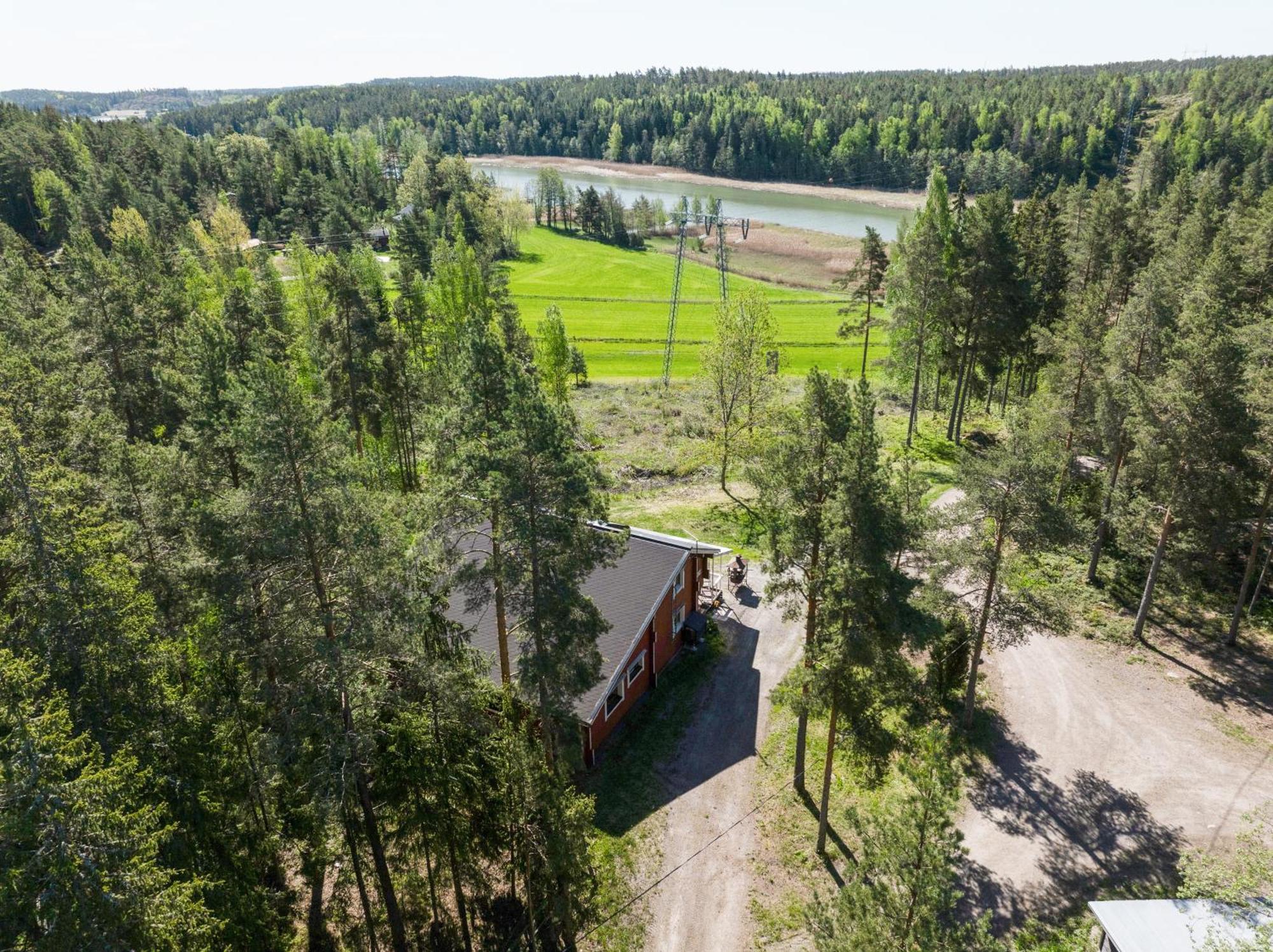 Lomahyppaeys Villa Naantali Buitenkant foto