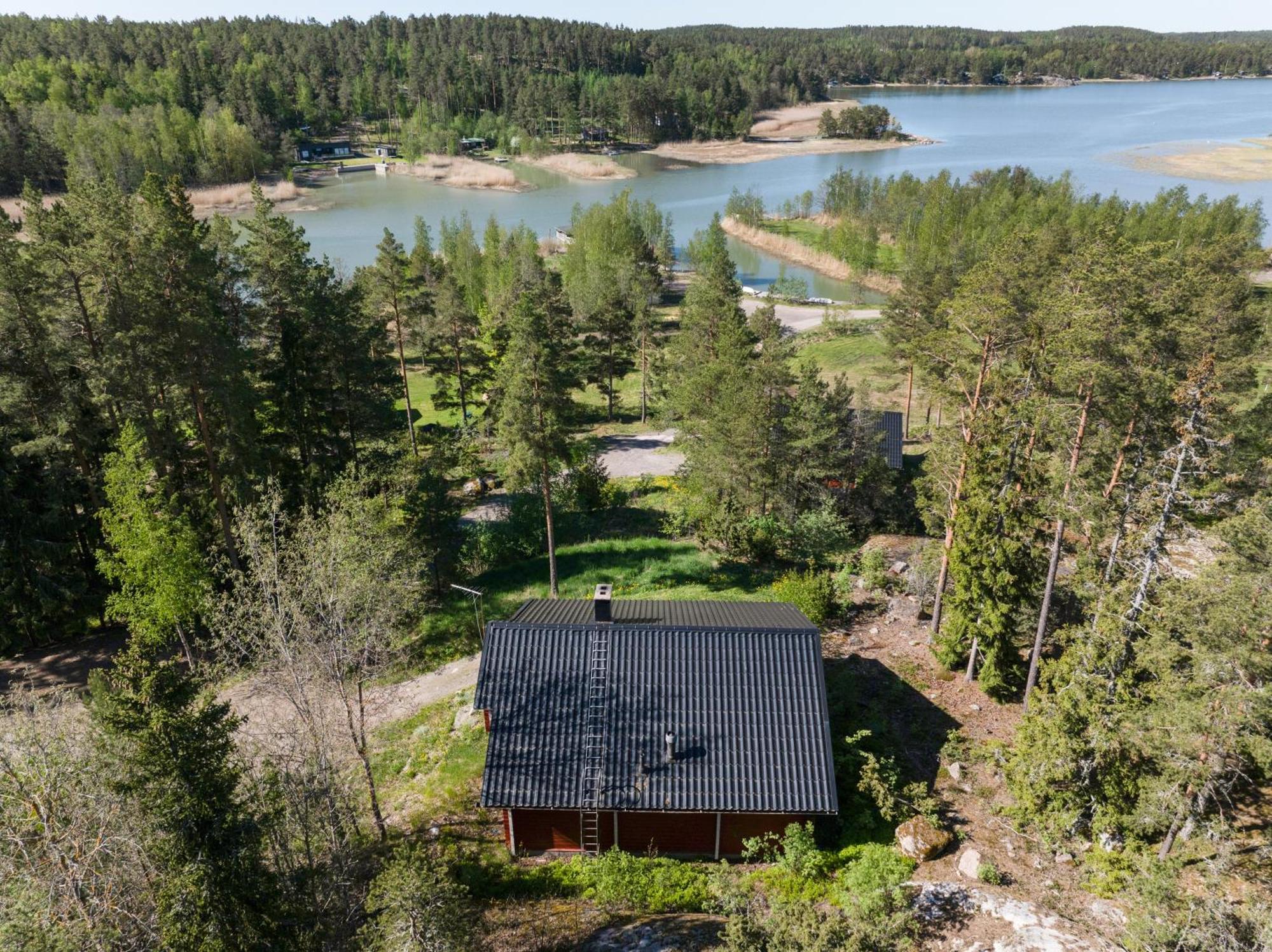 Lomahyppaeys Villa Naantali Buitenkant foto