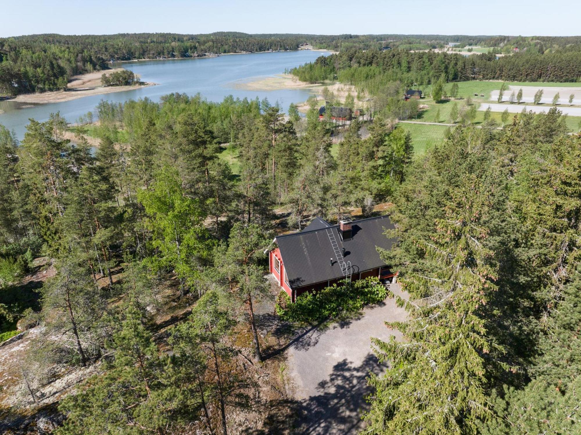 Lomahyppaeys Villa Naantali Buitenkant foto