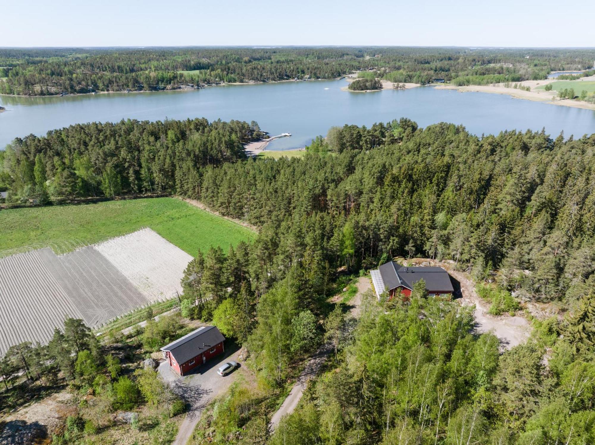 Lomahyppaeys Villa Naantali Buitenkant foto