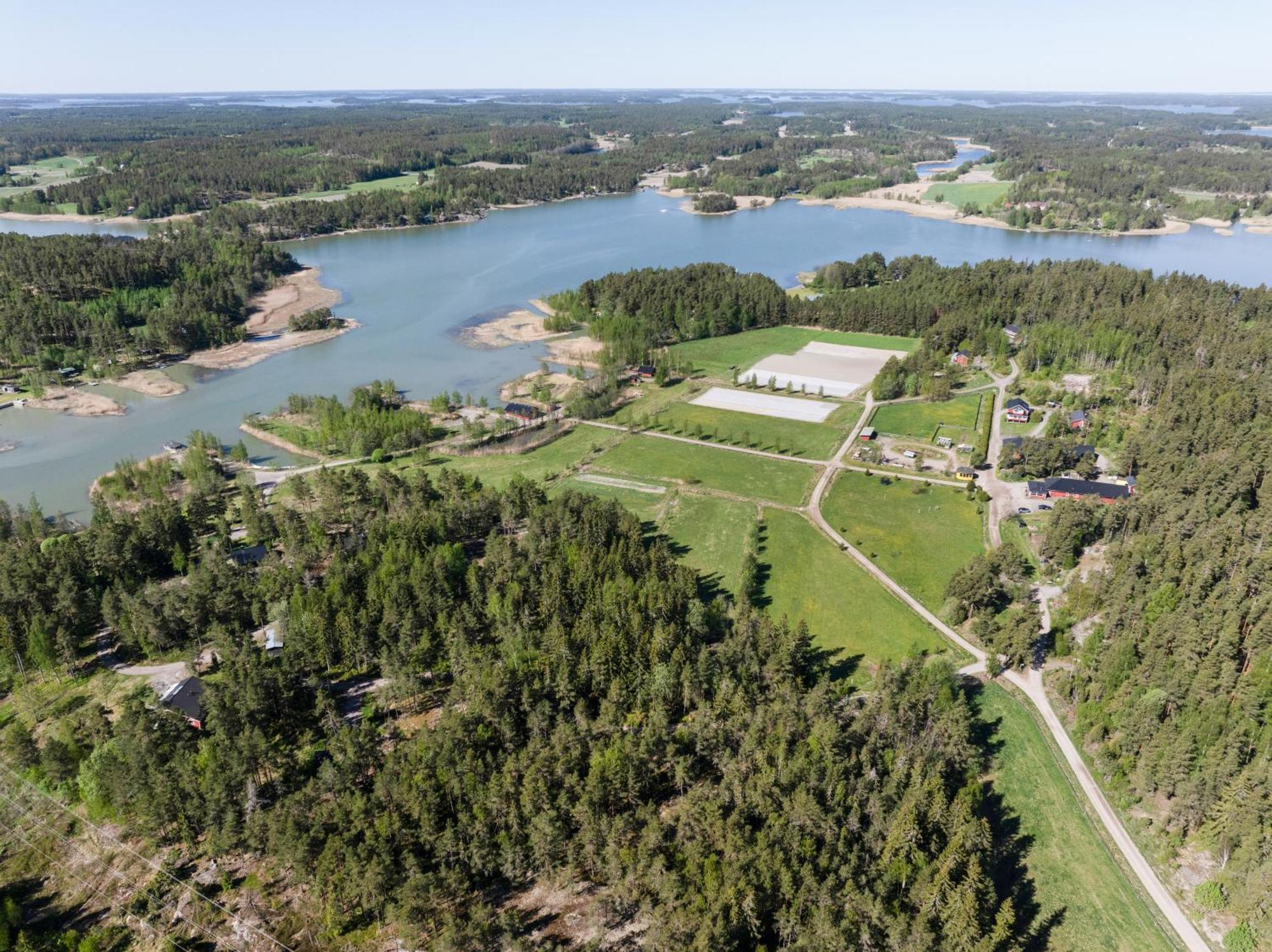 Lomahyppaeys Villa Naantali Buitenkant foto