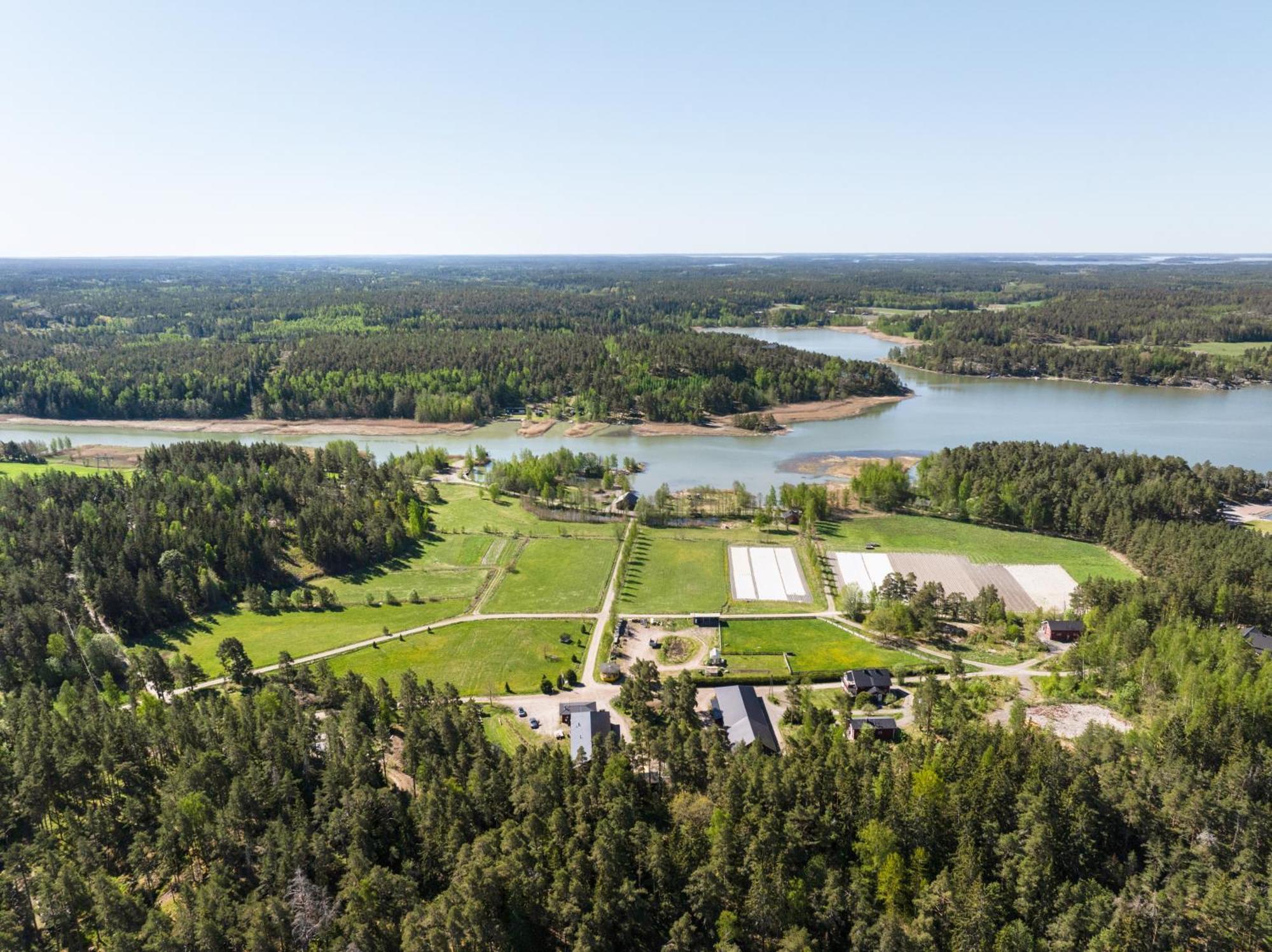 Lomahyppaeys Villa Naantali Buitenkant foto